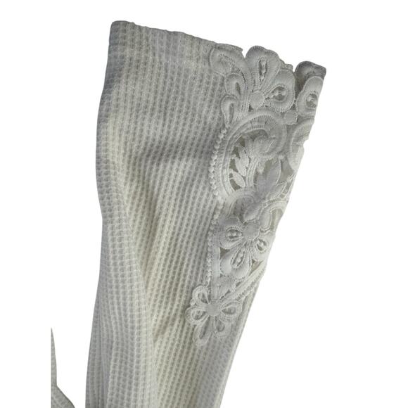 NWT BloomChic Shirt Size 14 16 White Thermal Waffle Top Crochet Trim #4165 - Picture 7 of 14